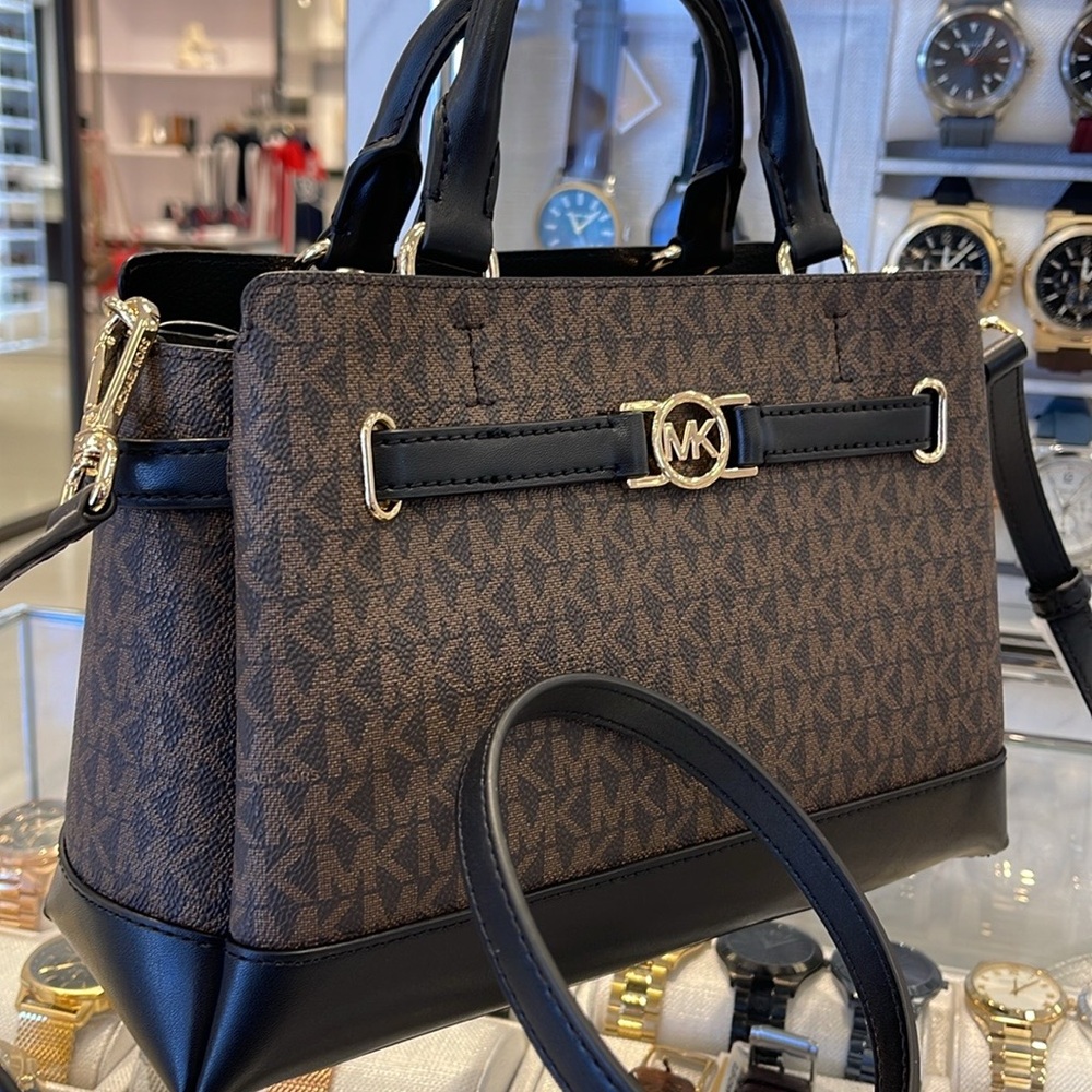 Michael Kors Reed Small Belted Logo Satchel Crossbody Center Zip Bag Purse
NWT - Picture 14 of 16